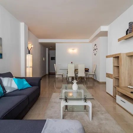Apartament Trebolina 3bdr Fastwifi Parking Vecindario (Gran Canaria)