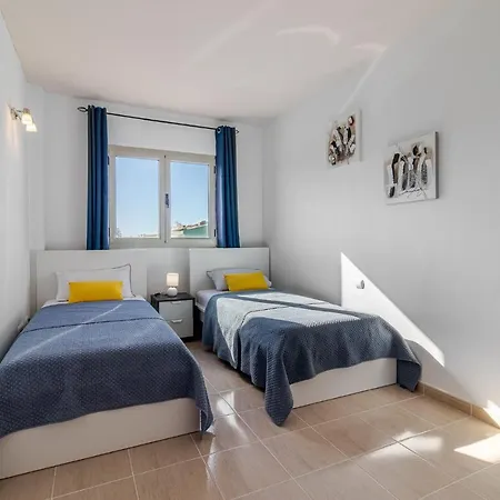 Flatguest Trebolina - 3bdr - Fastwifi - Parking *